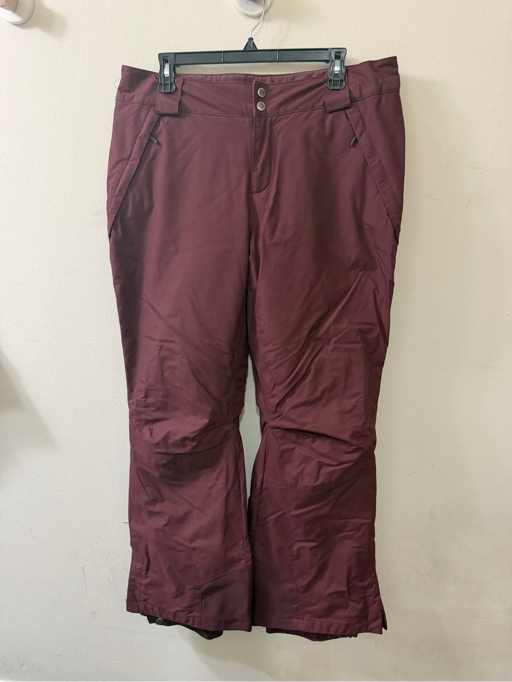 Women’s Columbia Snow/Ski Pants in Maroon